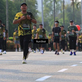 Runner Photo 7009040