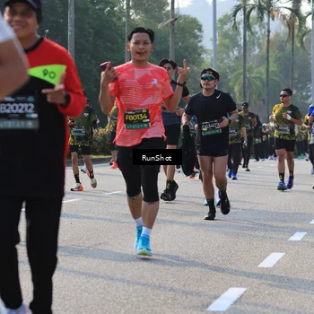 Runner Photo 7009054
