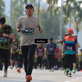 Runner Photo 7009933