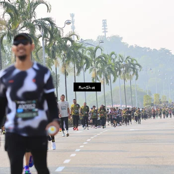 Runner Photo 7009993