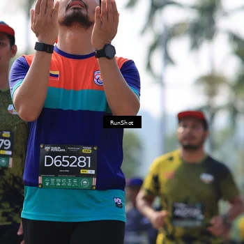 Runner Photo 7010004
