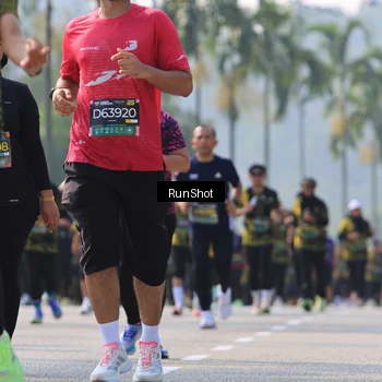 Runner Photo 7010100