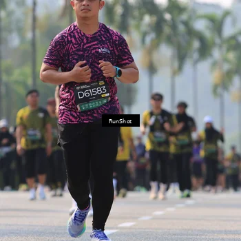 Runner Photo 7010137