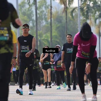 Runner Photo 7010253