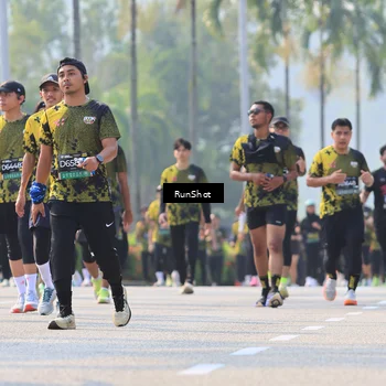 Runner Photo 7010321
