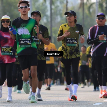 Runner Photo 7010626
