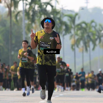Runner Photo 7010671