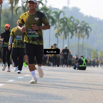 Runner Photo 7010753