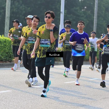 Runner Photo 7010774