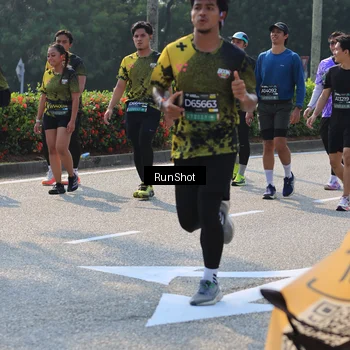 Runner Photo 7011010