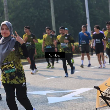 Runner Photo 7011011