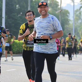 Runner Photo 7011013