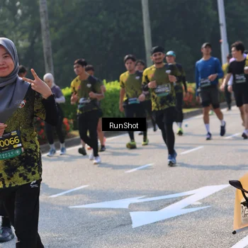 Runner Photo 7011014