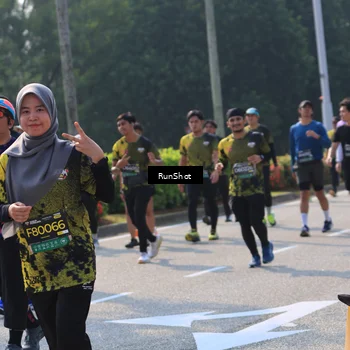 Runner Photo 7011024
