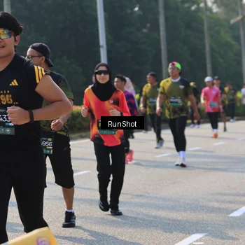 Runner Photo 7011034