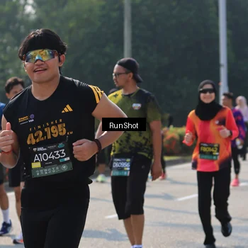 Runner Photo 7011038