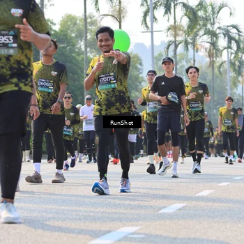 Runner Photo 7011048