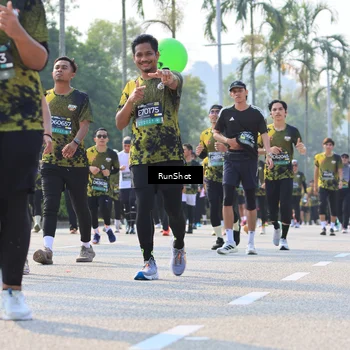 Runner Photo 7011049