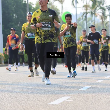 Runner Photo 7011053