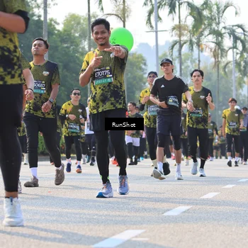 Runner Photo 7011054