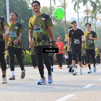 Runner Photo 7011058