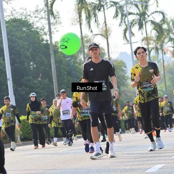 Runner Photo 7011063