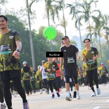 Runner Photo 7011073