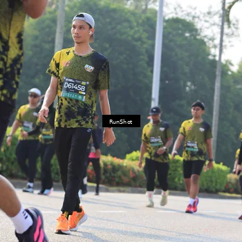 Runner Photo 7011108