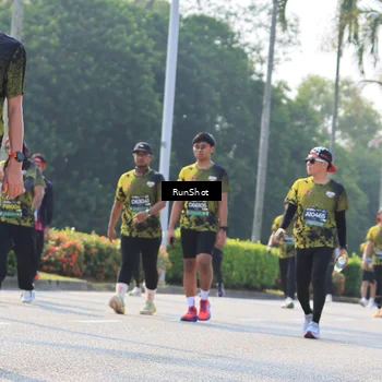 Runner Photo 7011111