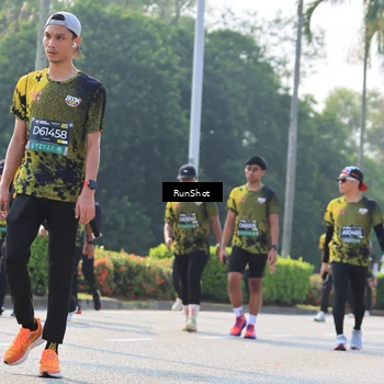 Runner Photo 7011112