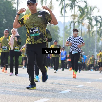 Runner Photo 7011147