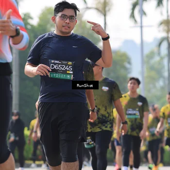 Runner Photo 7011402