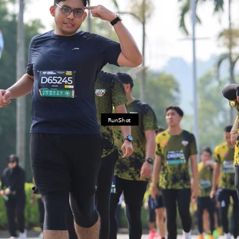 Runner Photo 7011412