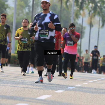 Runner Photo 7011642