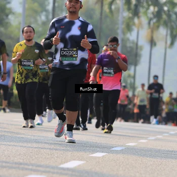 Runner Photo 7011648