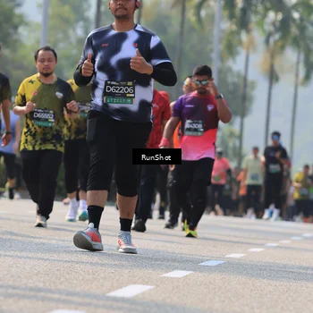 Runner Photo 7011653
