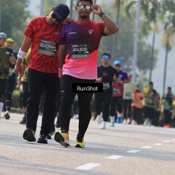 Runner Photo 7011750