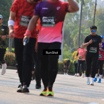 Runner Photo 7011751