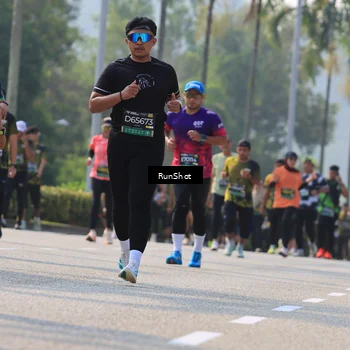 Runner Photo 7011758