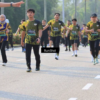Runner Photo 7011910