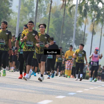 Runner Photo 7011916