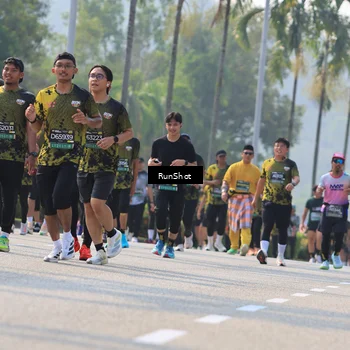 Runner Photo 7011917