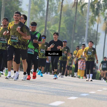 Runner Photo 7011925