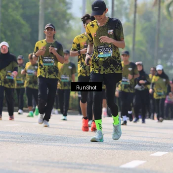Runner Photo 7012000