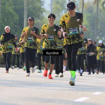 Runner Photo 7012003