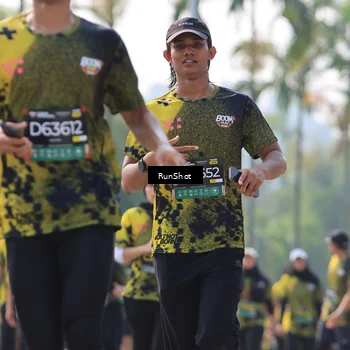 Runner Photo 7012045