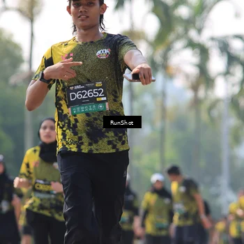 Runner Photo 7012052