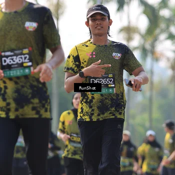 Runner Photo 7012060