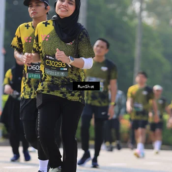 Runner Photo 7012079