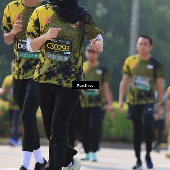 Runner Photo 7012084